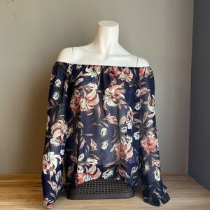 EUC Teenbell top size medium